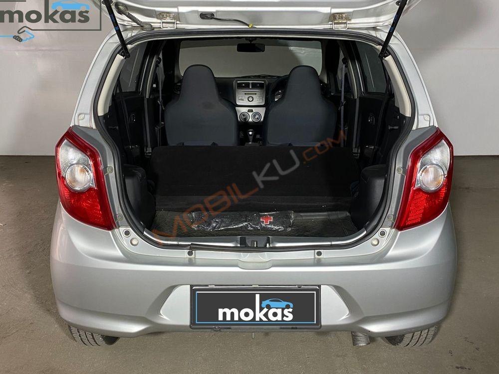 Mobil Toyota Agya 2015