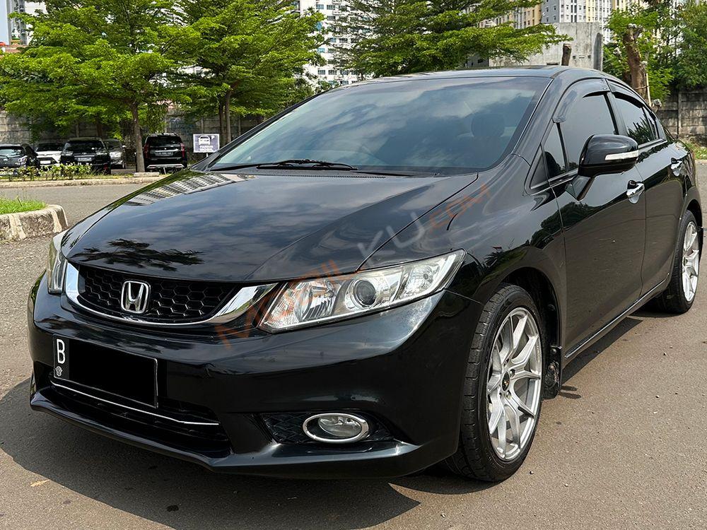 Mobil Honda Civic Sedan 2015
