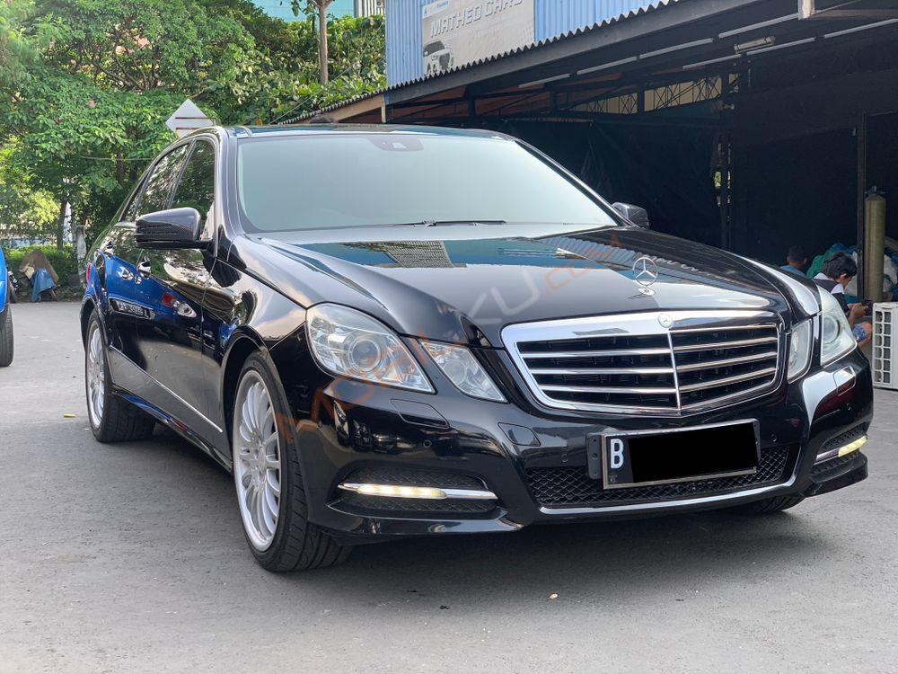 Mobil Mercedes-Benz E-Class 2011