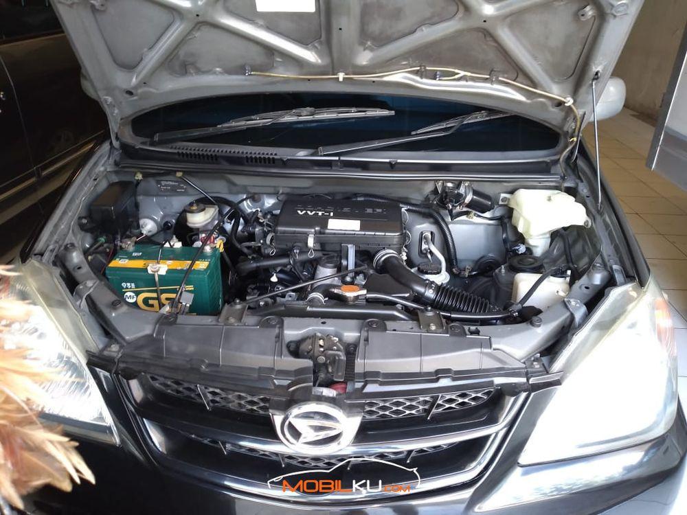 Mobil Daihatsu Xenia 2011