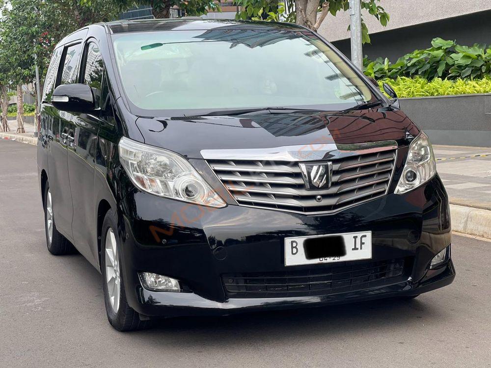 Mobil Toyota Alphard 2010