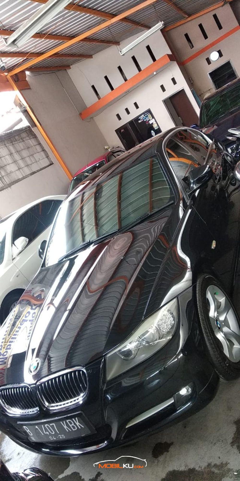 Mobil BMW 3 Series 2012