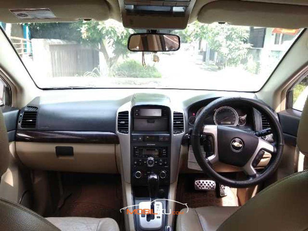 Mobil Chevrolet Captiva 2009