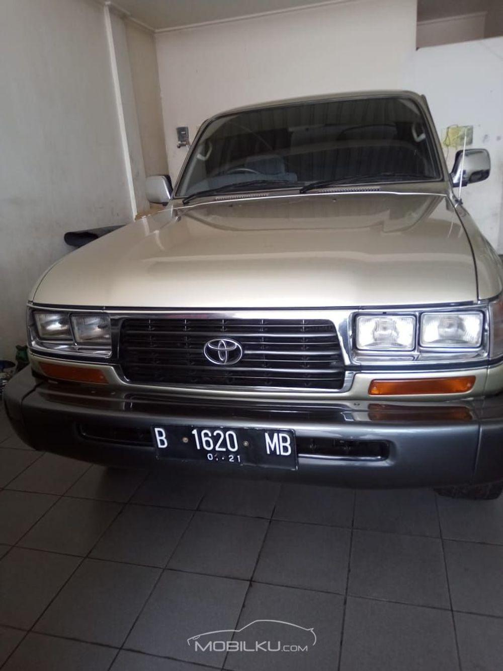 Mobil Toyota Land Cruiser 1996