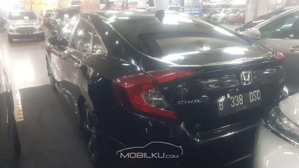 Mobil Honda Civic Sedan 2016