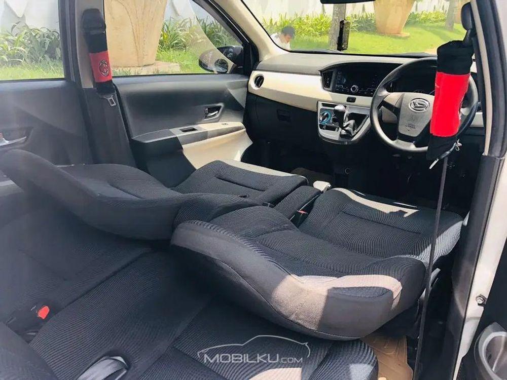 Mobil Daihatsu Sigra 2016