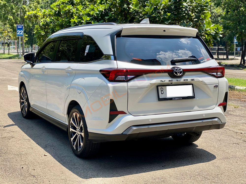 Mobil Toyota Veloz 2022