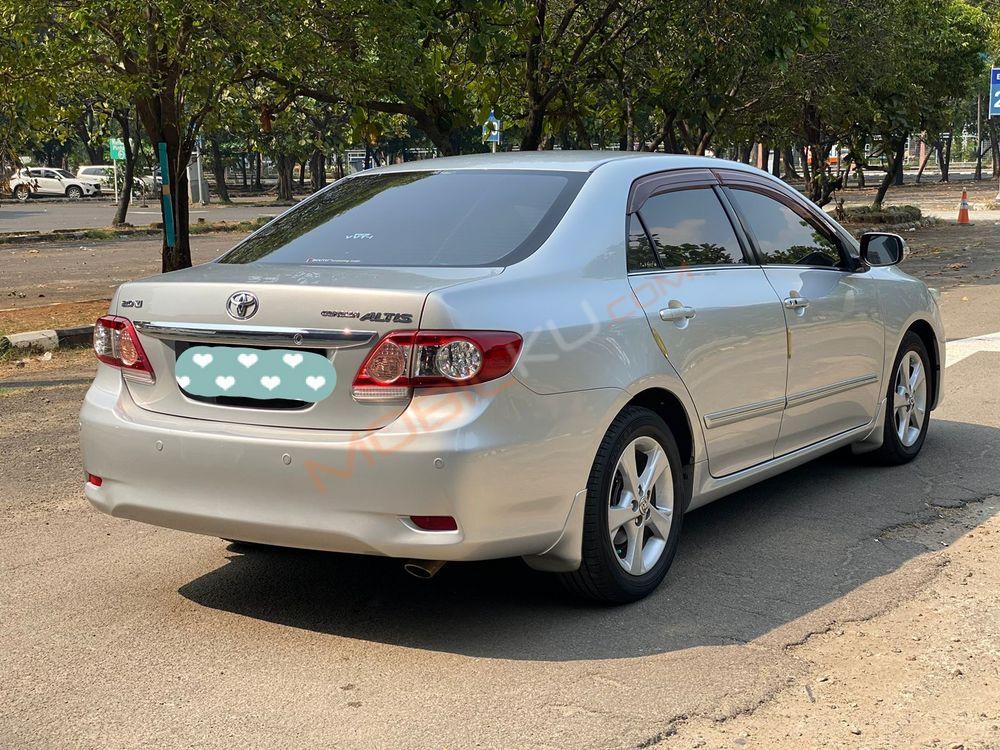 Mobil Toyota Corolla 2010