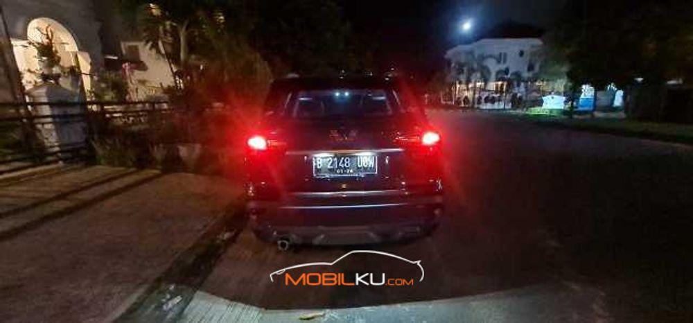 Mobil Wuling Almaz 2020