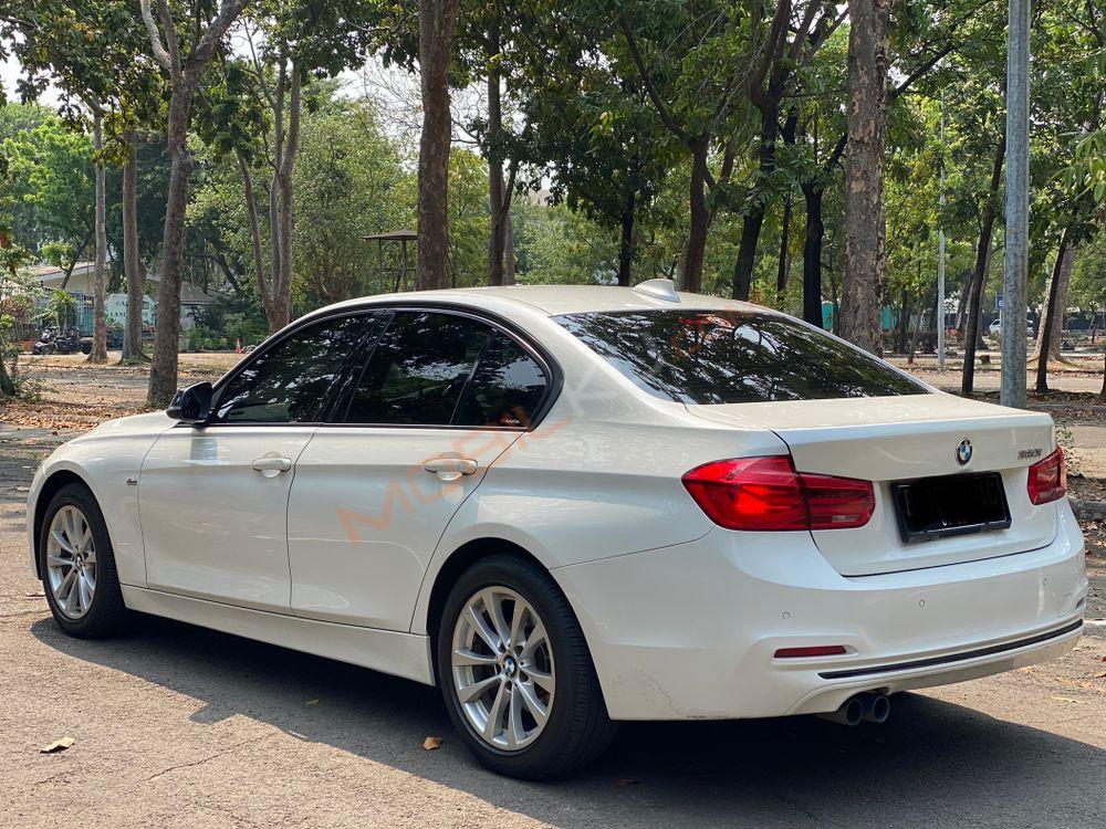 Mobil BMW 3 Series 2016