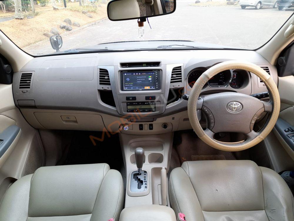 Mobil Toyota Fortuner 2006