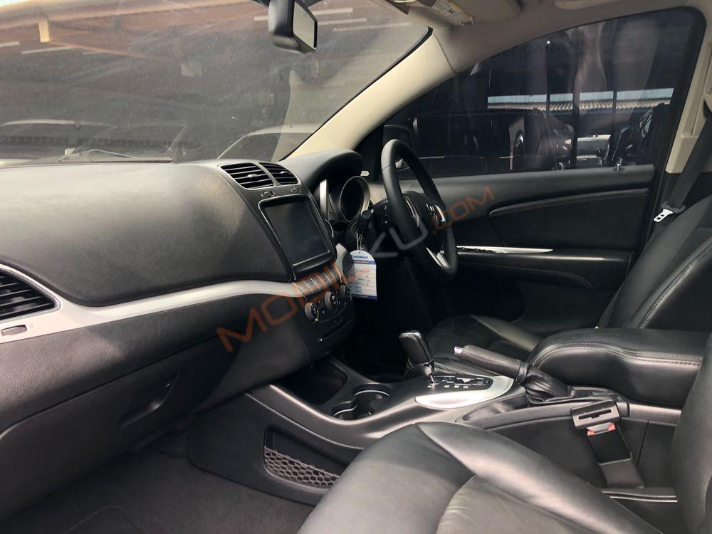 Mobil Dodge Journey 2013