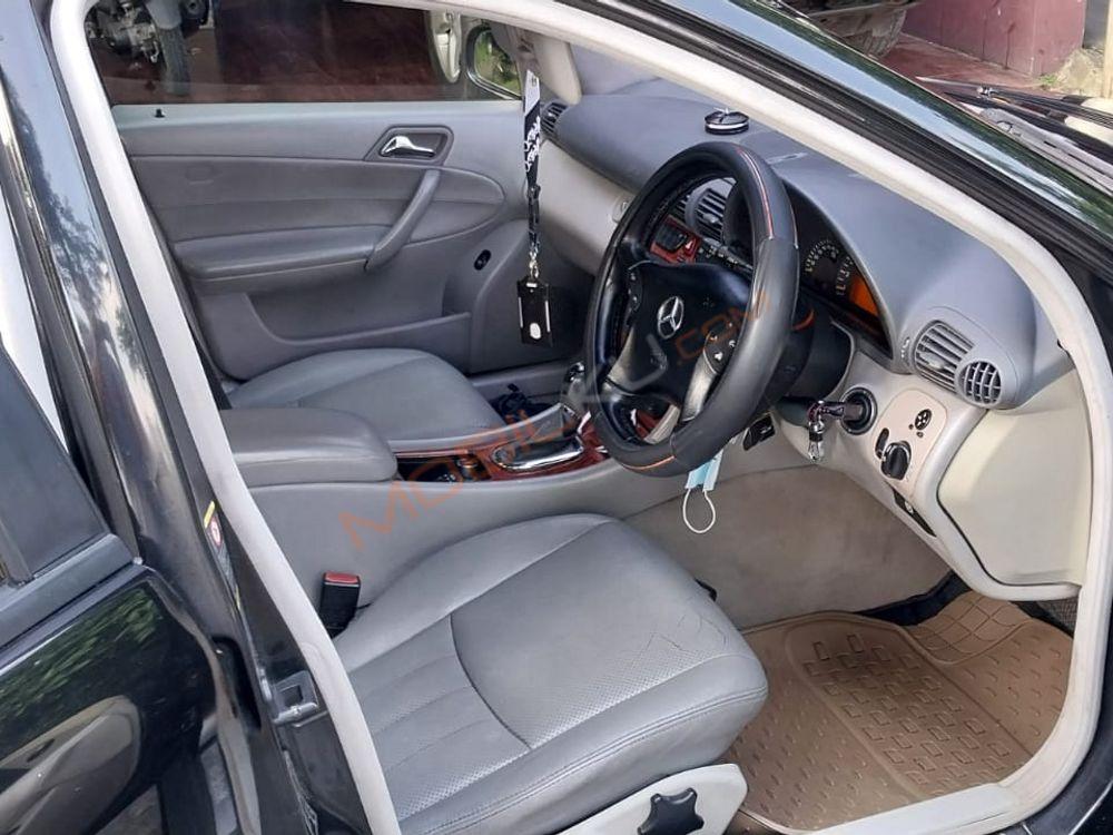 Mobil Mercedes-Benz C-Class 2004