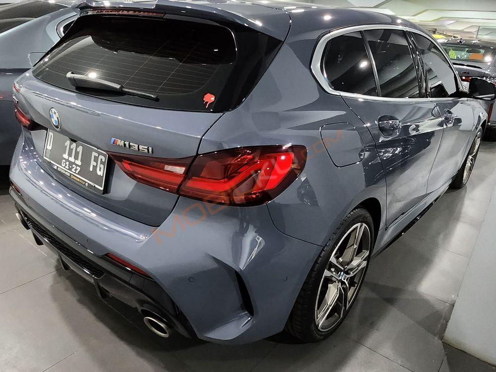 Mobil BMW 1 Series 2021