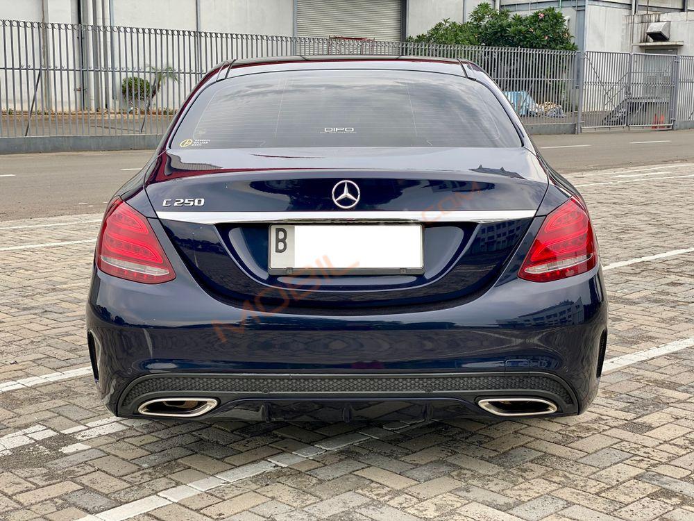 Mobil Mercedes-Benz C-Class 2016