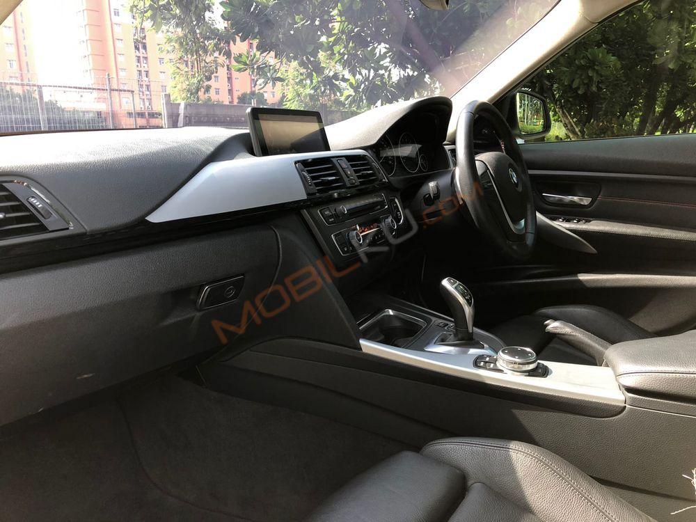 Mobil BMW 3 Series 2014
