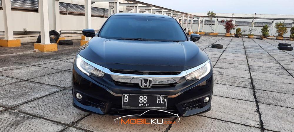 Mobil Honda Civic Sedan 2016