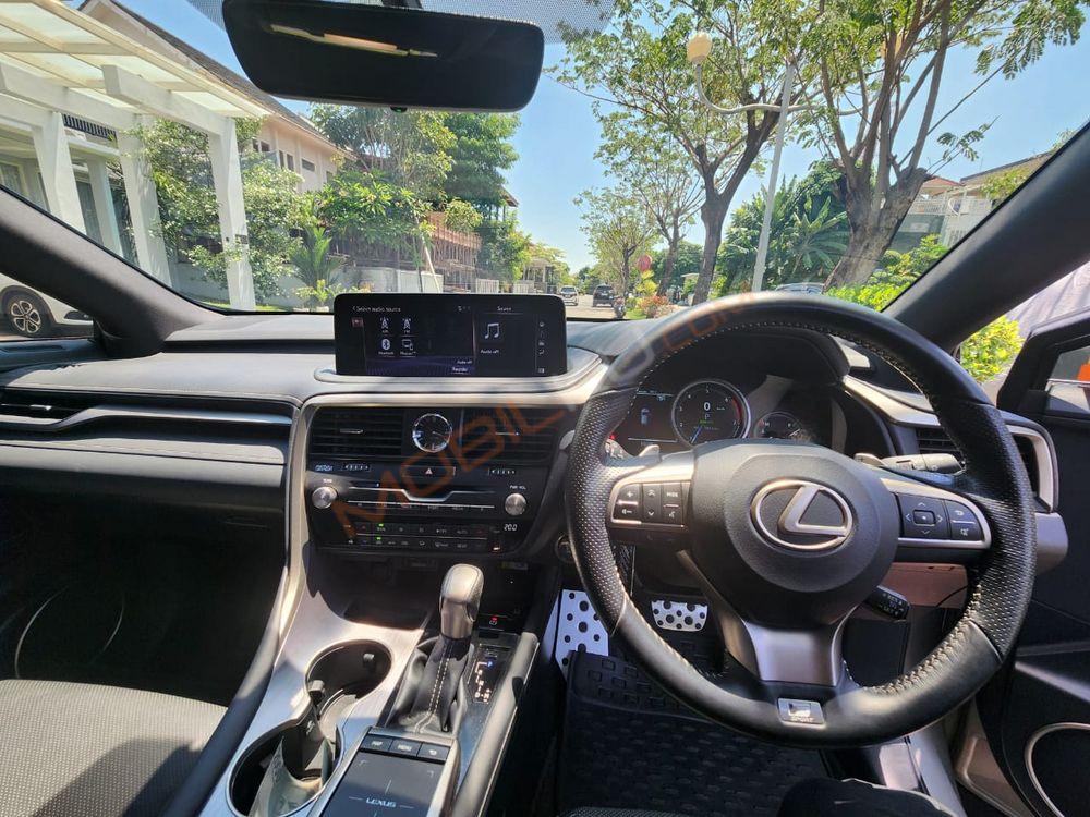 Mobil Lexus RX 2021