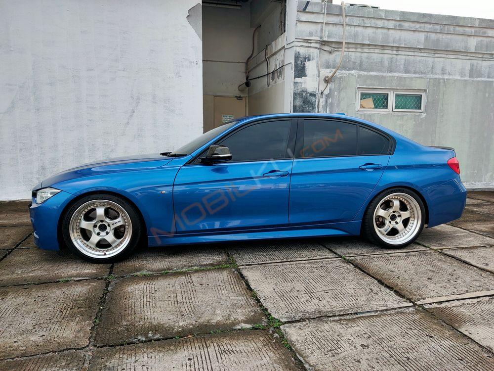 Mobil BMW 3 Series 2016