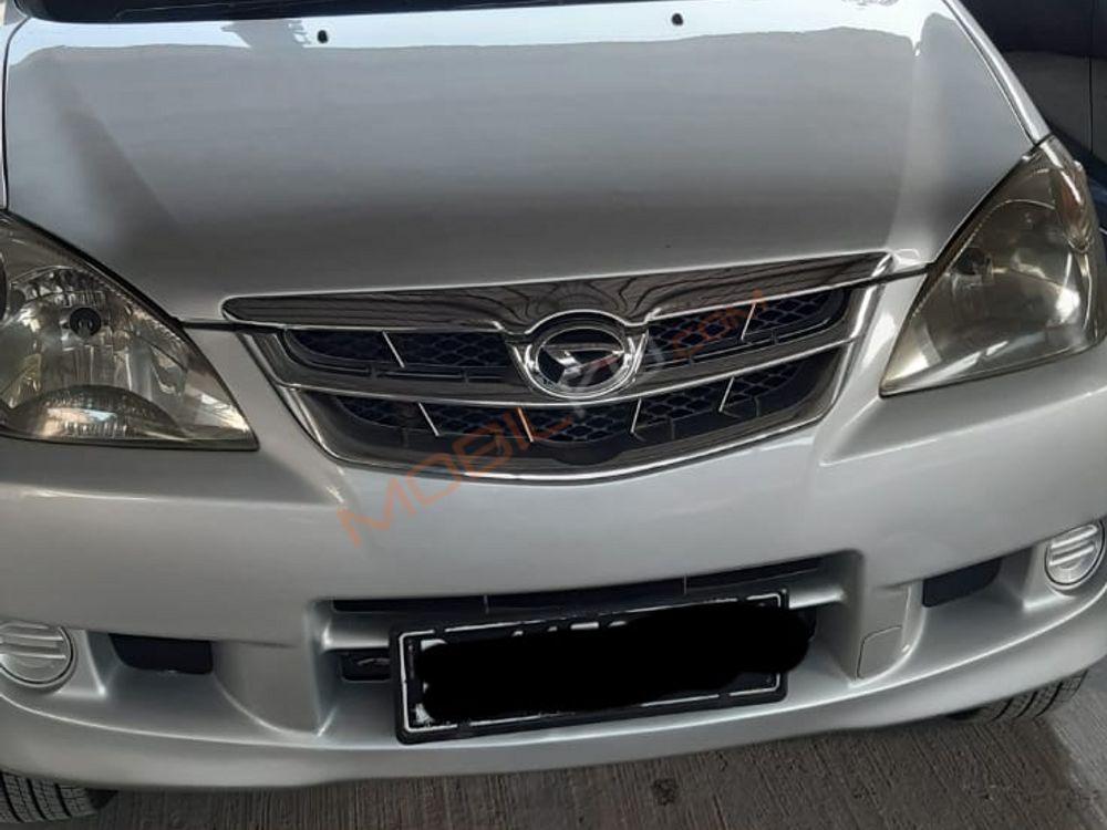 Mobil Daihatsu Xenia 2009