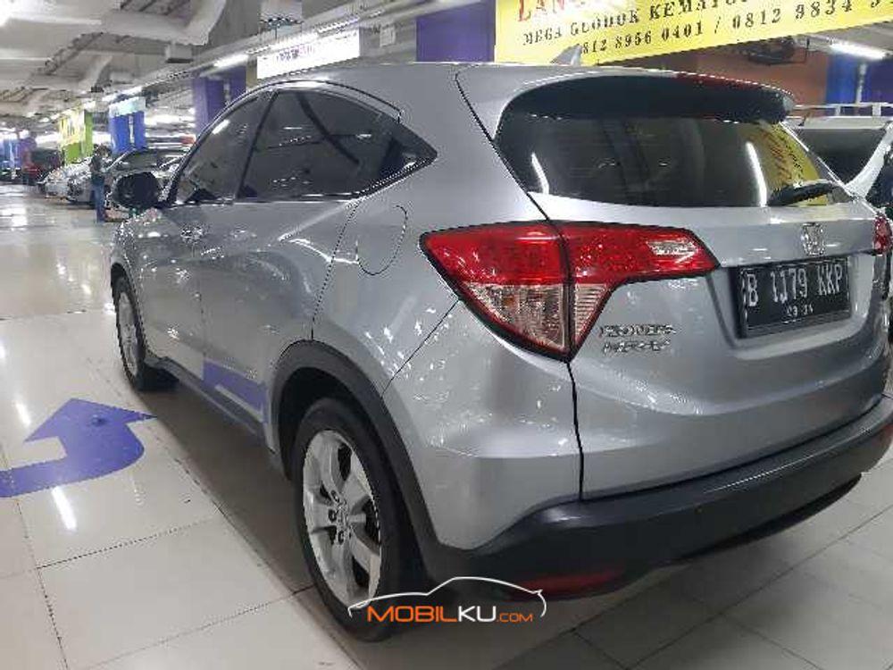 Mobil Honda HR-V 2016