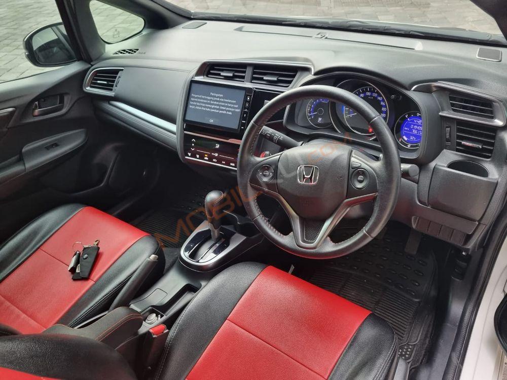 Mobil Honda Jazz 2018