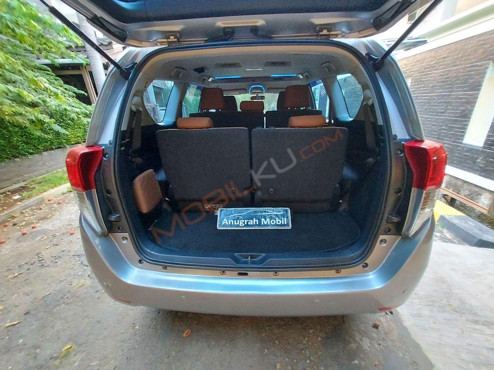 Mobil Toyota Kijang Innova 2017