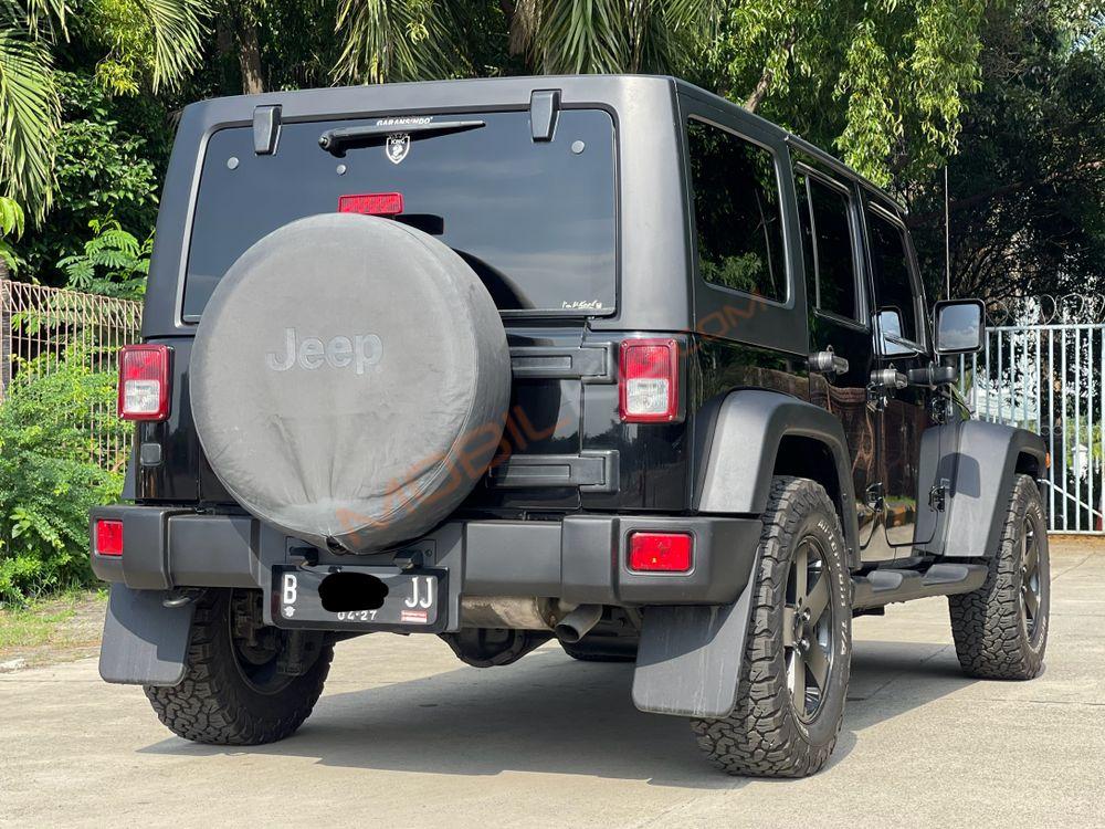 Mobil Jeep Wrangler 2011
