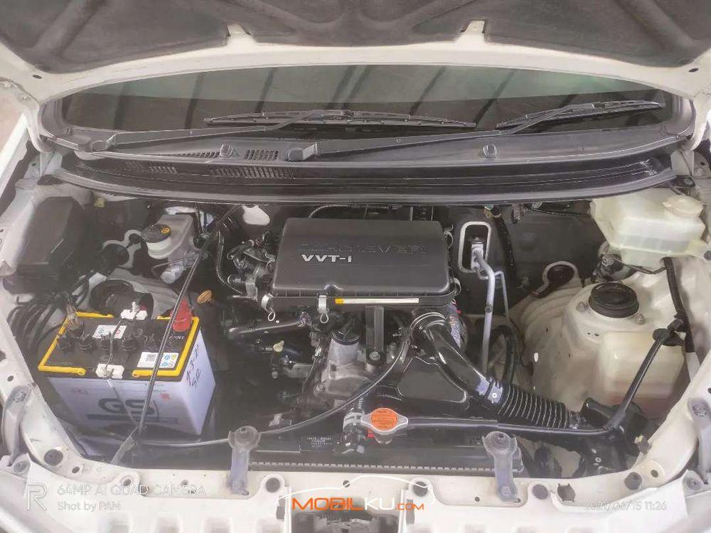 Mobil Daihatsu Xenia 2013