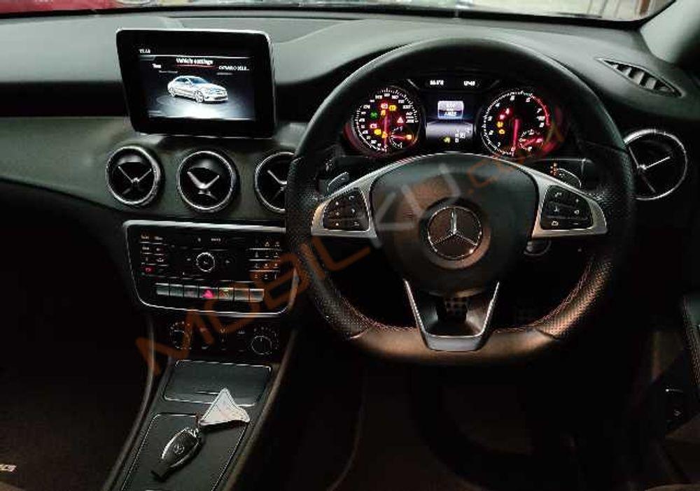 Mobil Mercedes-Benz CLA 2017