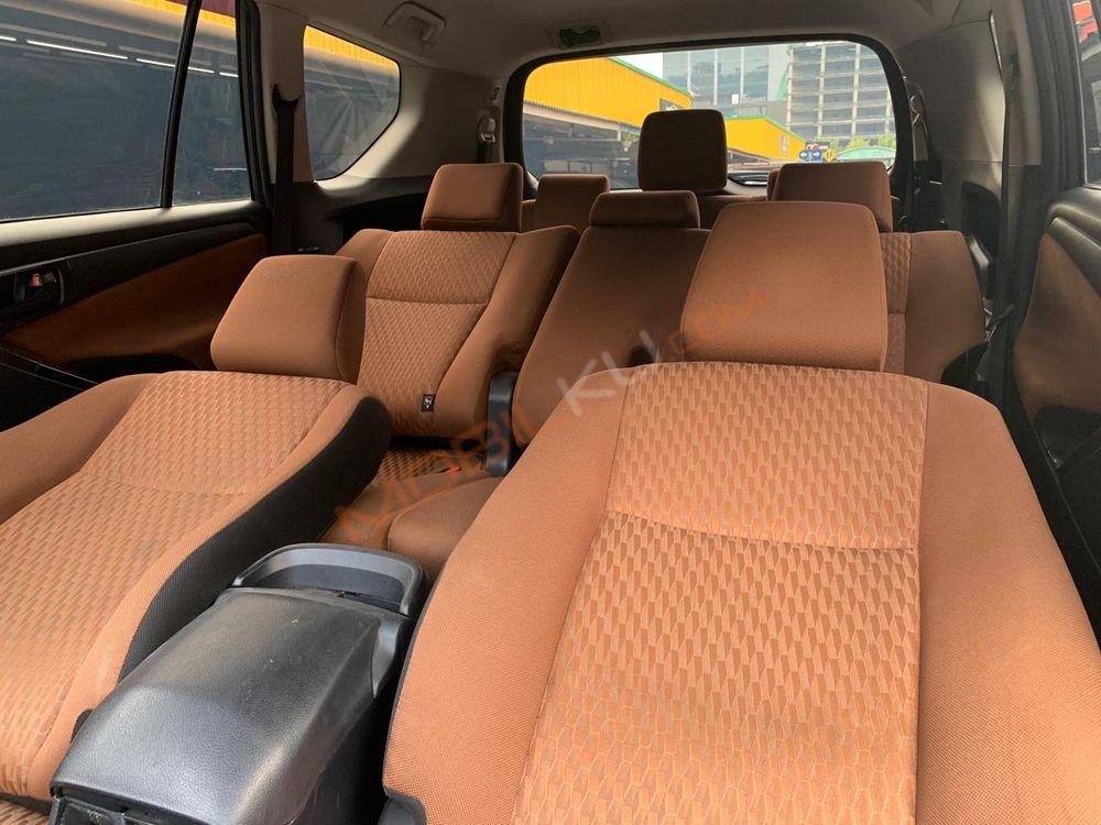 Mobil Toyota Kijang Innova 2017