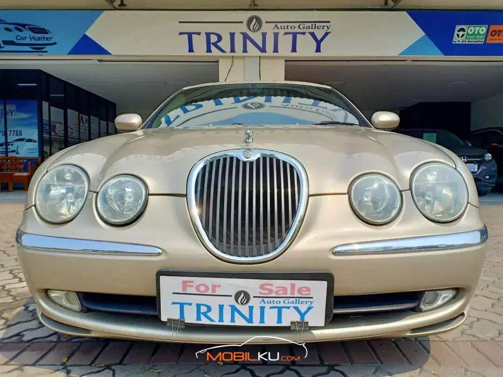 Mobil Jaguar S-Type 2003