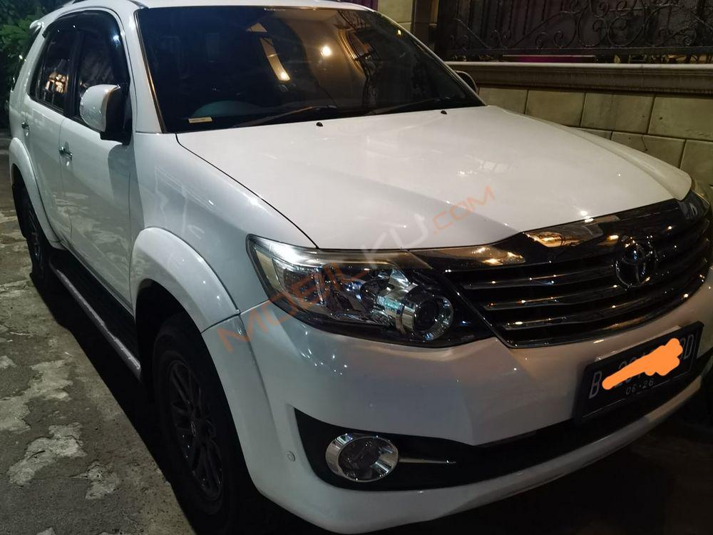 Mobil Toyota Fortuner 2015