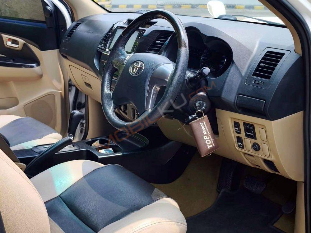 Mobil Toyota Fortuner 2015