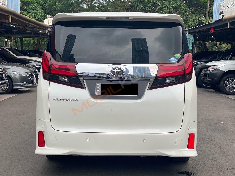 Mobil Toyota Alphard 2016