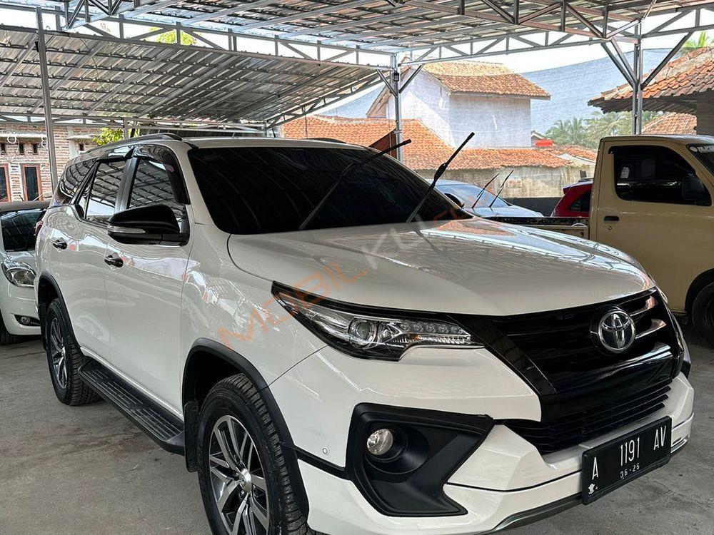 Mobil Toyota Fortuner 2016