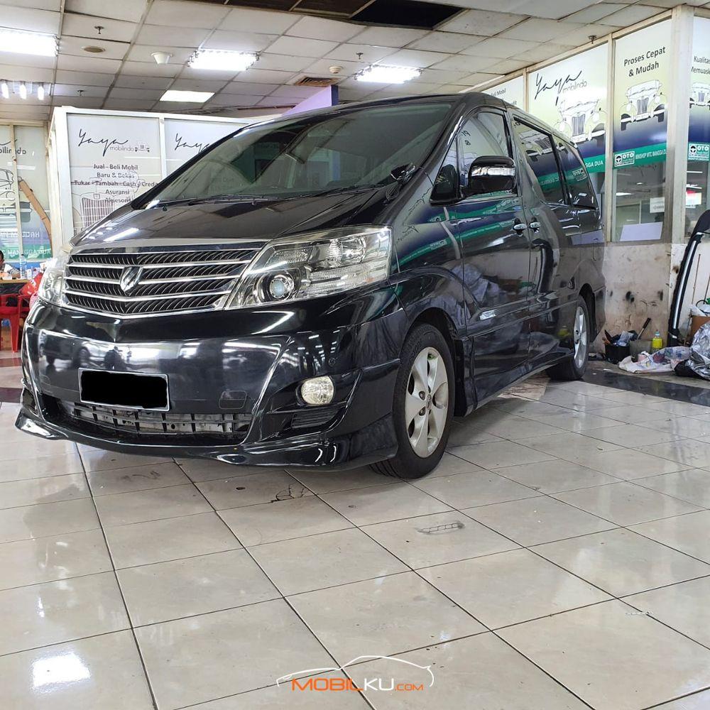 Mobil Toyota Alphard 2012