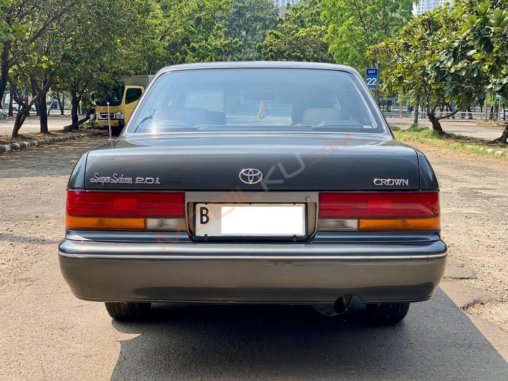 Mobil Toyota Crown 1995