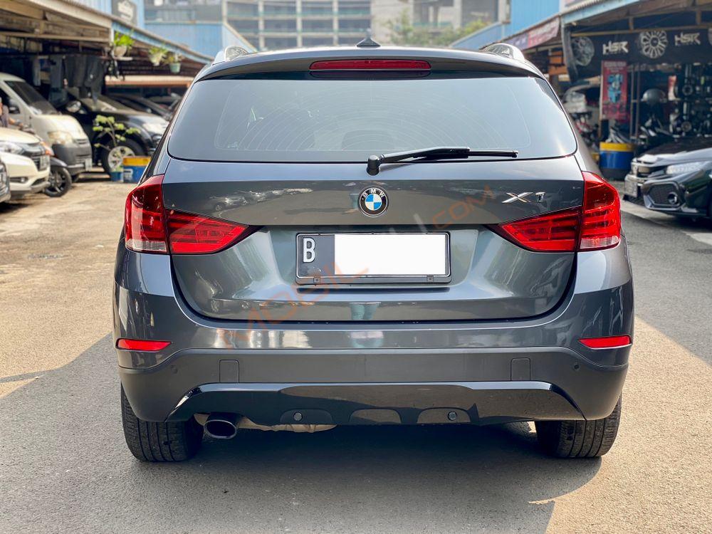 Mobil BMW X1 2015