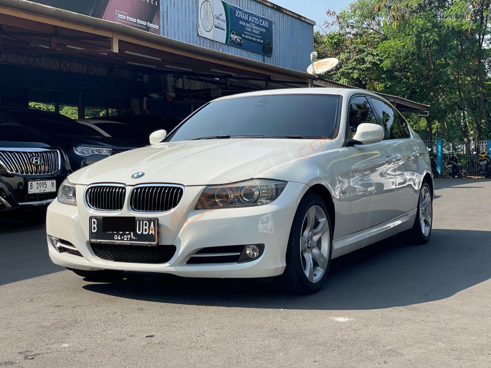 Mobil BMW 3 Series 2011