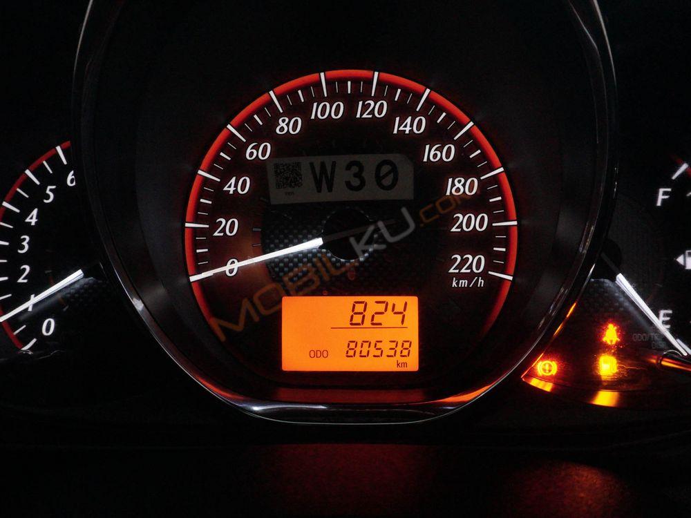 Mobil Toyota Yaris 2016