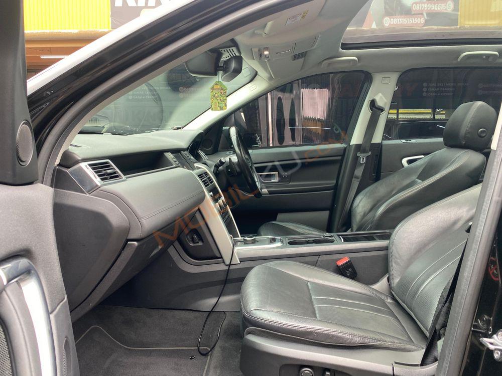 Mobil Land Rover Discovery 3 2018