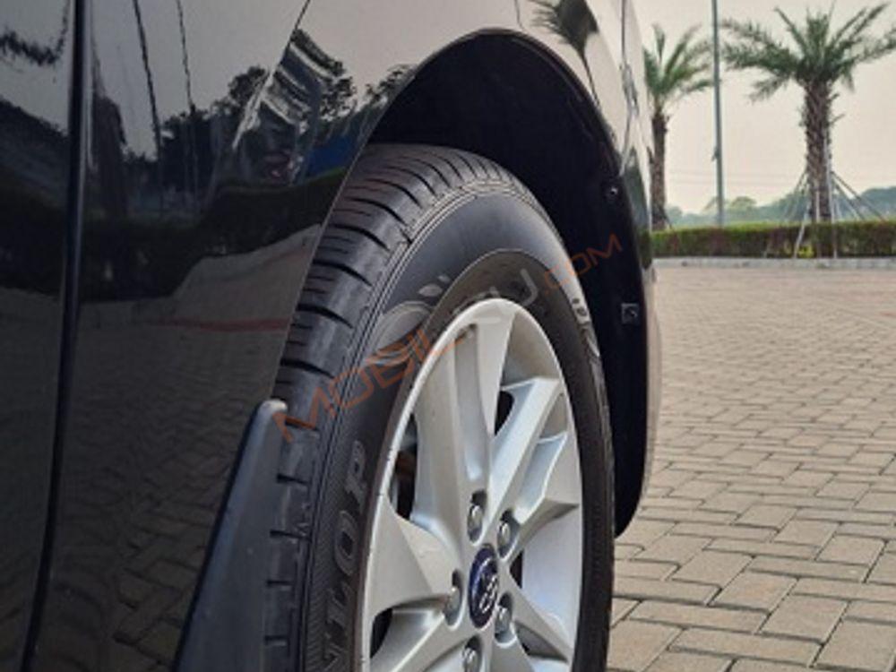 Mobil Toyota Kijang Innova 2016