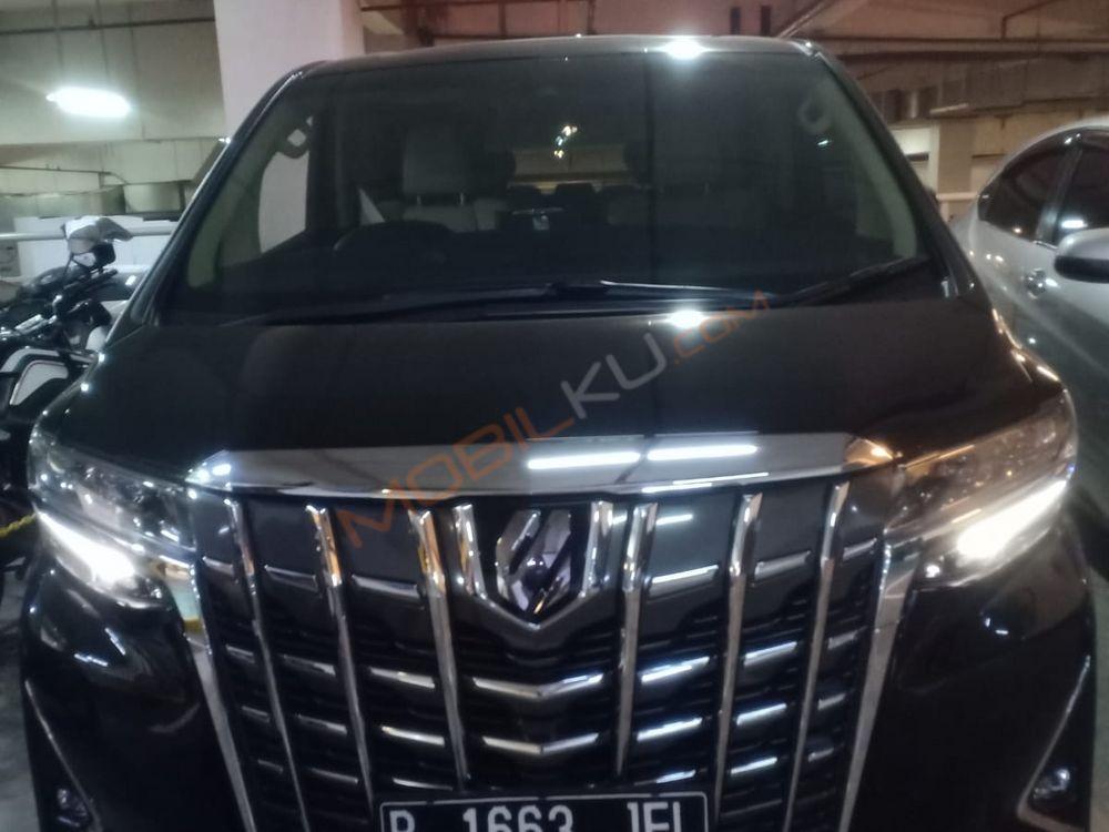 Mobil Toyota Alphard 2022