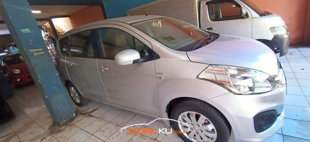 Mobil Suzuki Ertiga 2016