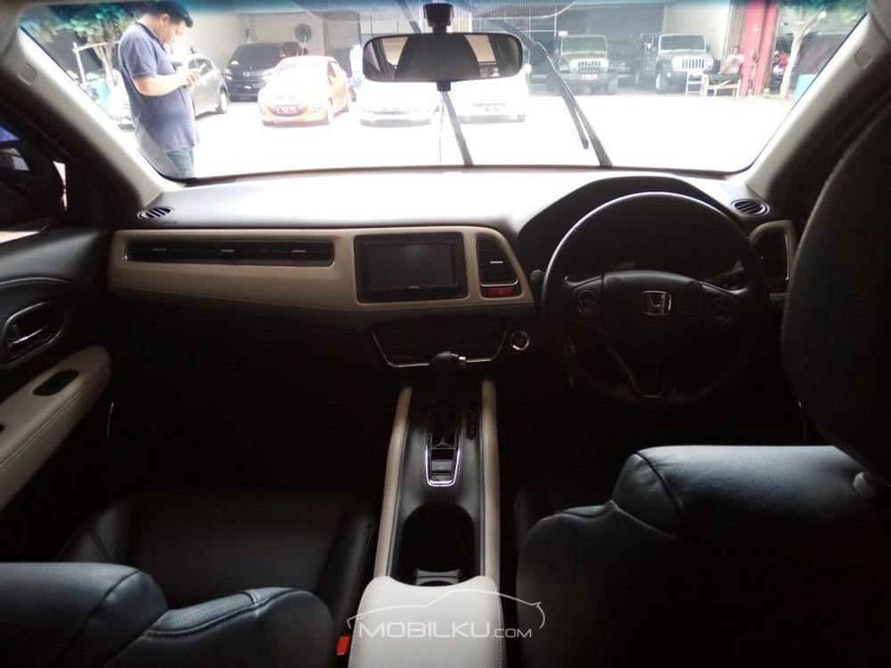 Mobil Honda HR-V 2015