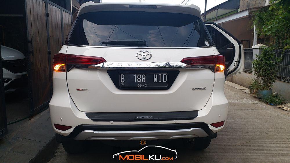 Mobil Toyota Fortuner 2016