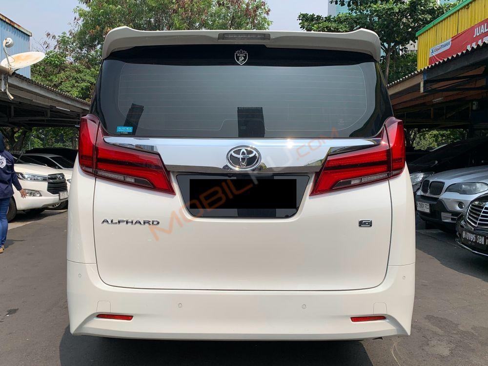 Mobil Toyota Alphard 2020