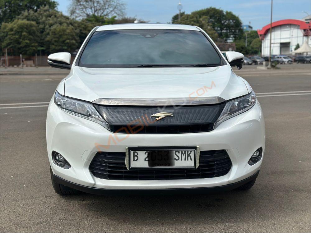 Mobil Toyota Harrier 2015