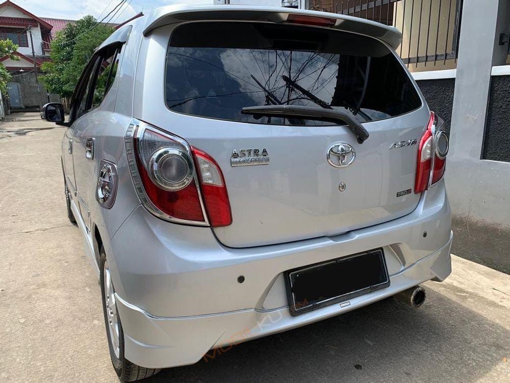 Mobil Toyota Agya 2014